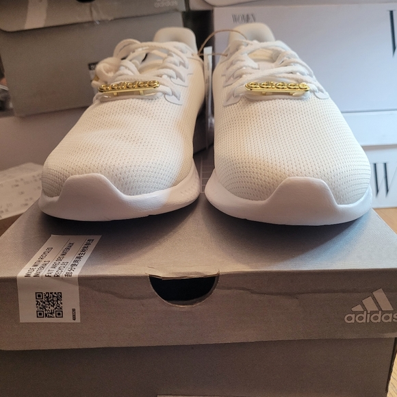 Ladies Adidas Sneaker - Picture 8 of 10